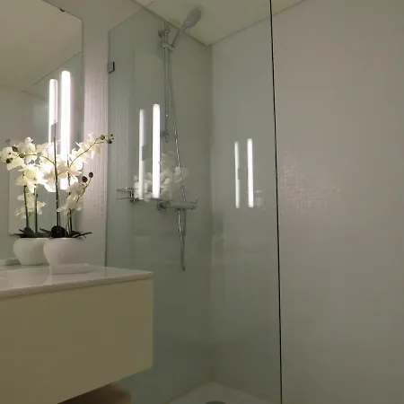 Hideaway 2 - Metro Trindade Apartment