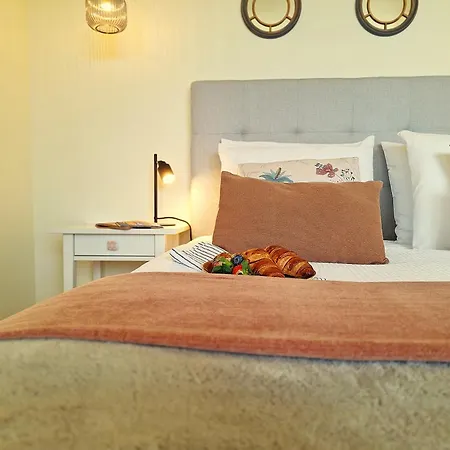 Hideaway 2 - Metro Trindade 아파트